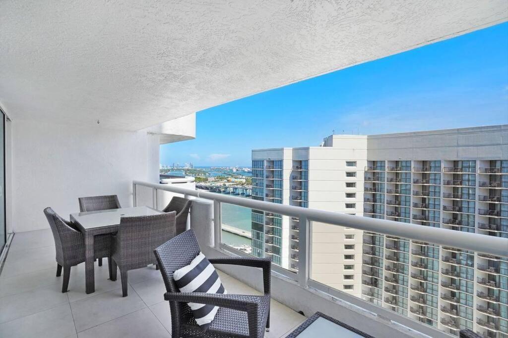 Dreamscape! Renovated And Spacious 1 Bedroom