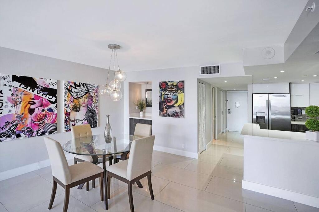 Dreamscape! Renovated And Spacious 1 Bedroom *