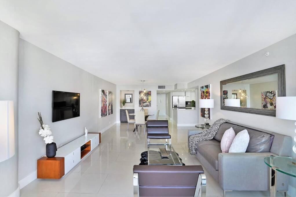 Dreamscape! Renovated And Spacious 1 Bedroom Miami