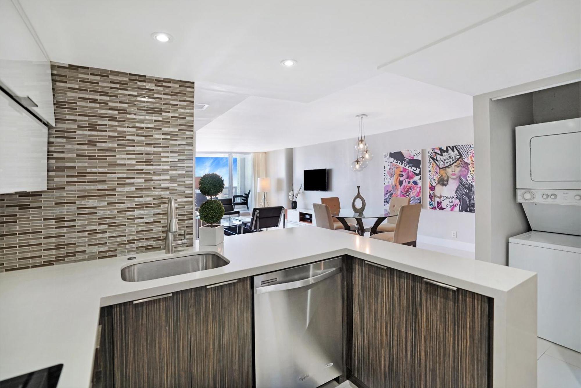 Apartment Dreamscape! Renovated And Spacious 1 Bedroom Miami